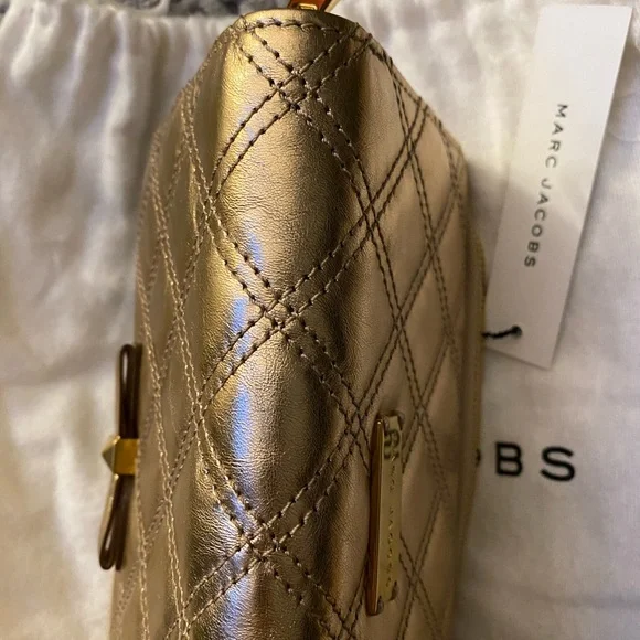 Marc Jacobs Gold zipped wallet brand new - Picture 7 of 7